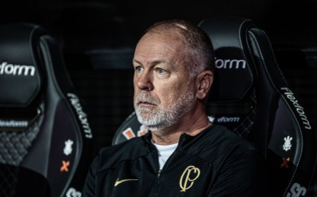 Mano prioriza veteranos no Corinthians e cobra reservas por mais protagonismo