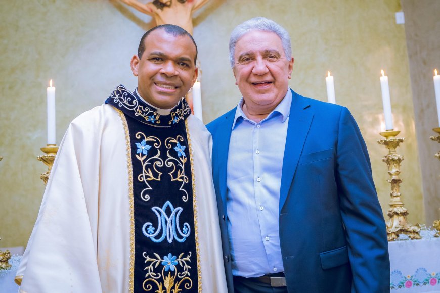 Vice-Governador Laurez Moreira Parabeniza Padre Eldinei Carneiro pela Posse como Pároco da Igreja São José em Dianópolis