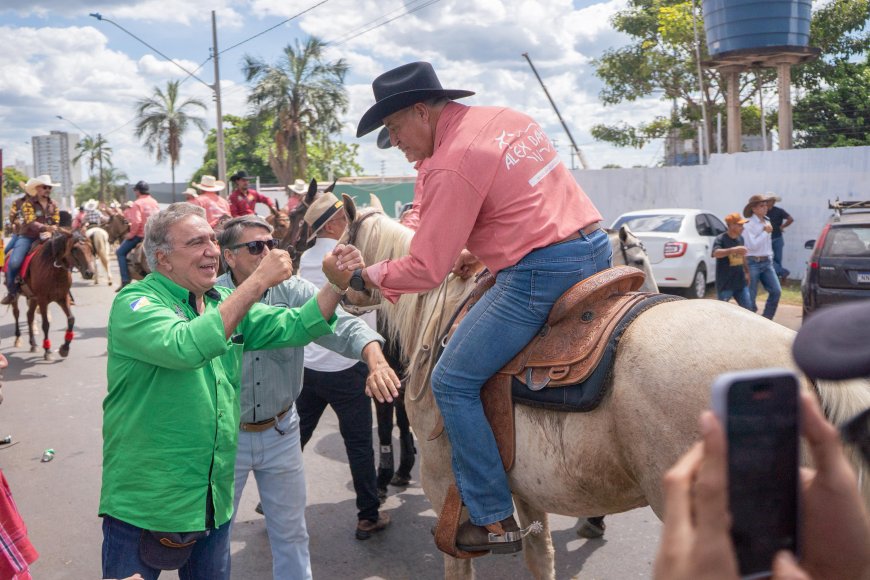 Vice-governador Laurez participa da maior cavalgada do mundo em Araguaína e recebe carinho da população e lideranças