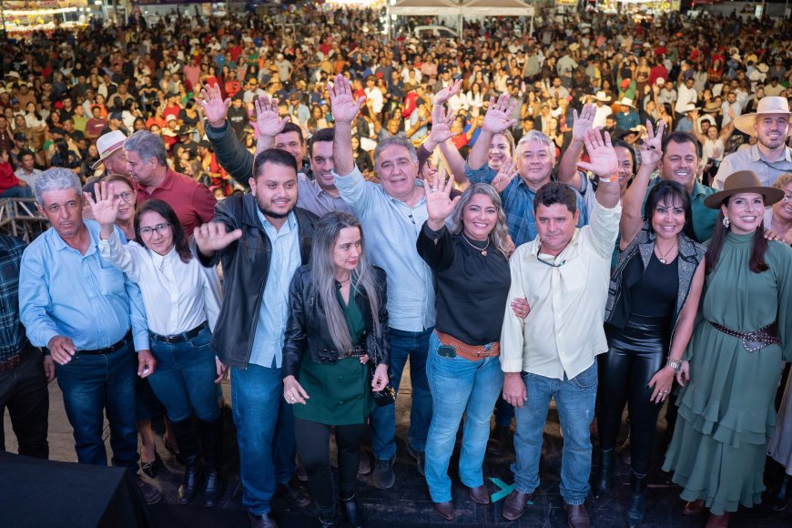 Laurez é recebido com carinho nos 45 anos de Palmeirópolis e reforça seu papel de líder próximo do povo tocantinense