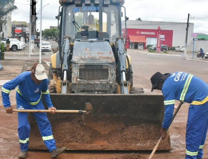 Prefeitura de Gurupi intensifica limpeza e desobstrução de vias após fortes chuvas nesta segunda-feira, 02