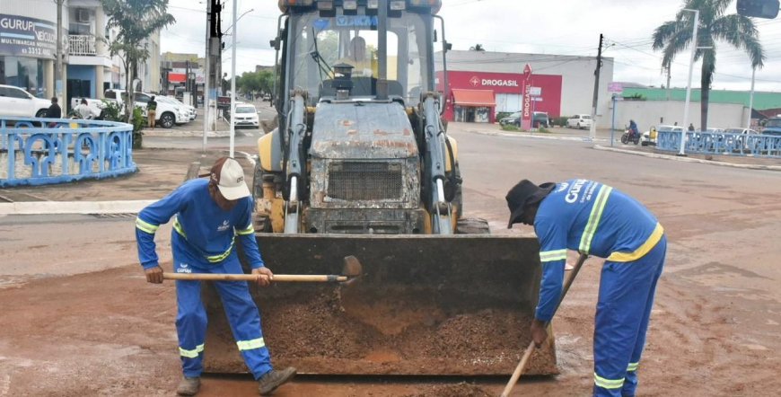 Prefeitura de Gurupi intensifica limpeza e desobstrução de vias após fortes chuvas nesta segunda-feira, 02